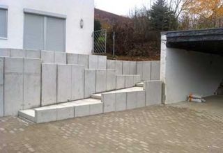 NAGLER Neubau Treppenanlage mit Betonmauer